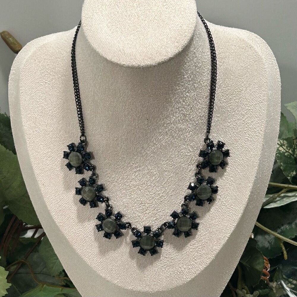 Floral Bib Costume Necklace 16" Blue Rhinestones Black Gun Metal Colored Chain - Picture 4 of 12